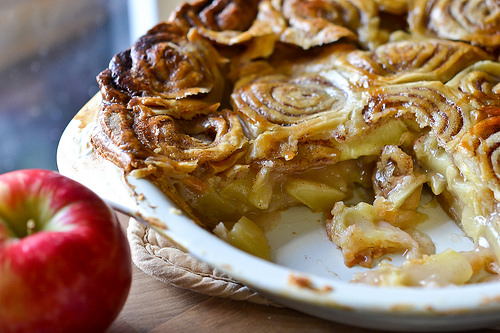Cinnamon Bun Apple Pie-18