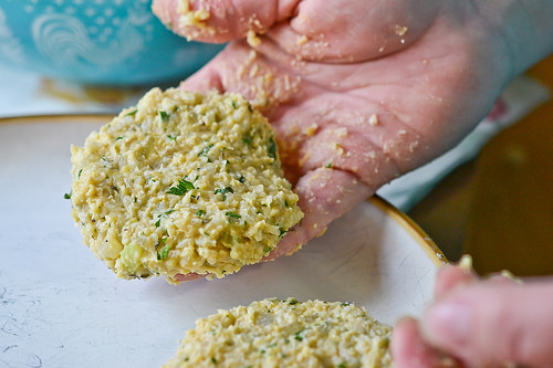 Roasted Garlic Chickpea Burgers-6