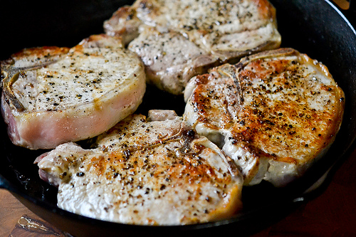 Skillet Pork Chops with Apples & Onions-3