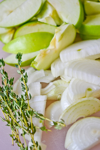 Skillet Pork Chops with Apples & Onions-2