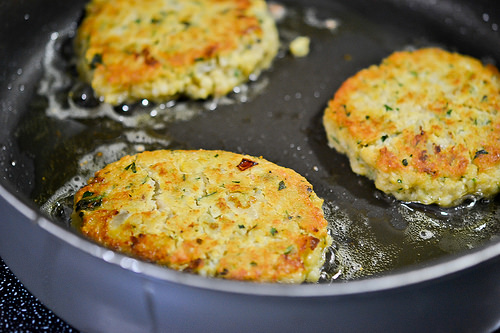 Roasted Garlic Chickpea Burgers-7