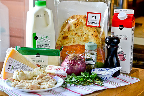 Roasted Garlic, Chicken & Herb Flatbread Pizza-2